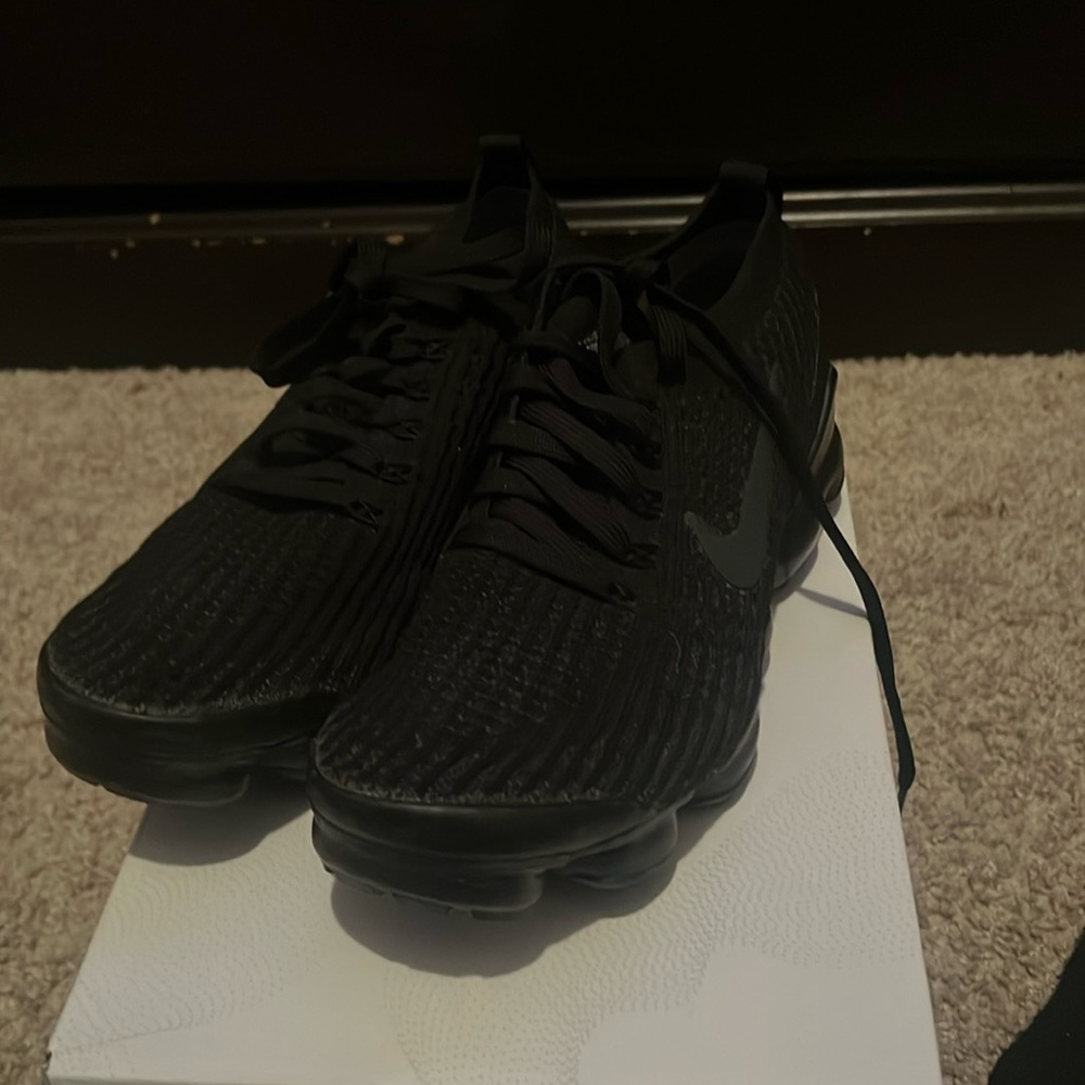 Black nike air vapor max